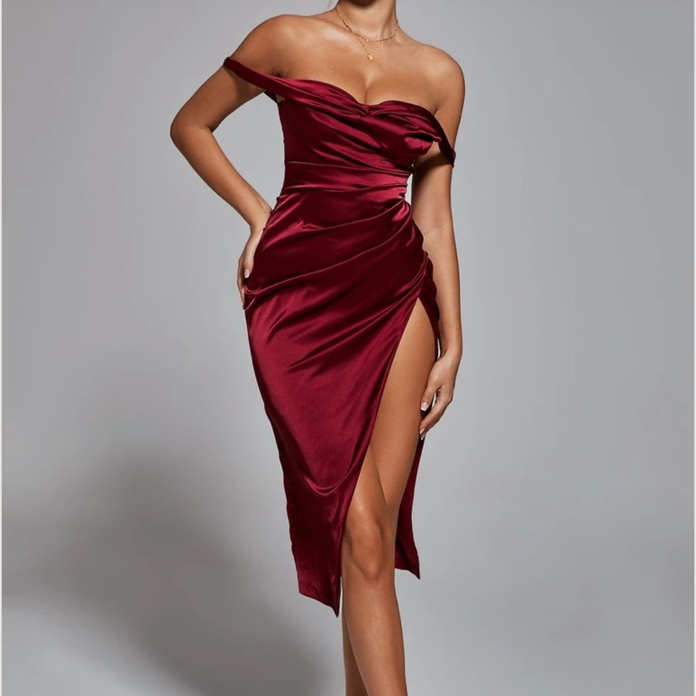 Sexy w/slit XS Bella Barnett